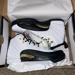 Air Jordan 12 royalty